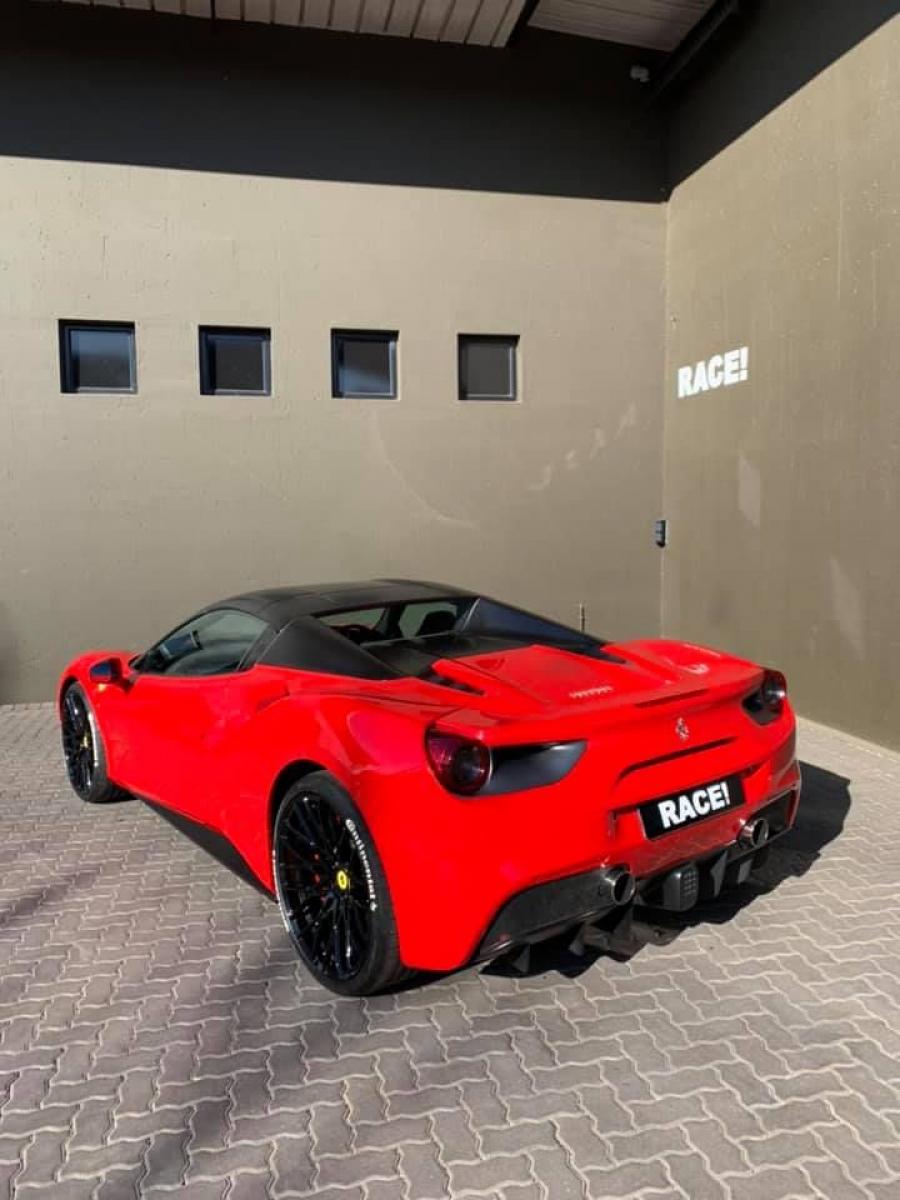  Ferrari 488 Spider by RACE! 2019 года  (фото 3 из 10)